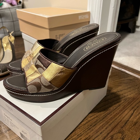 COACH WEDGES - Picture 2 of 2
